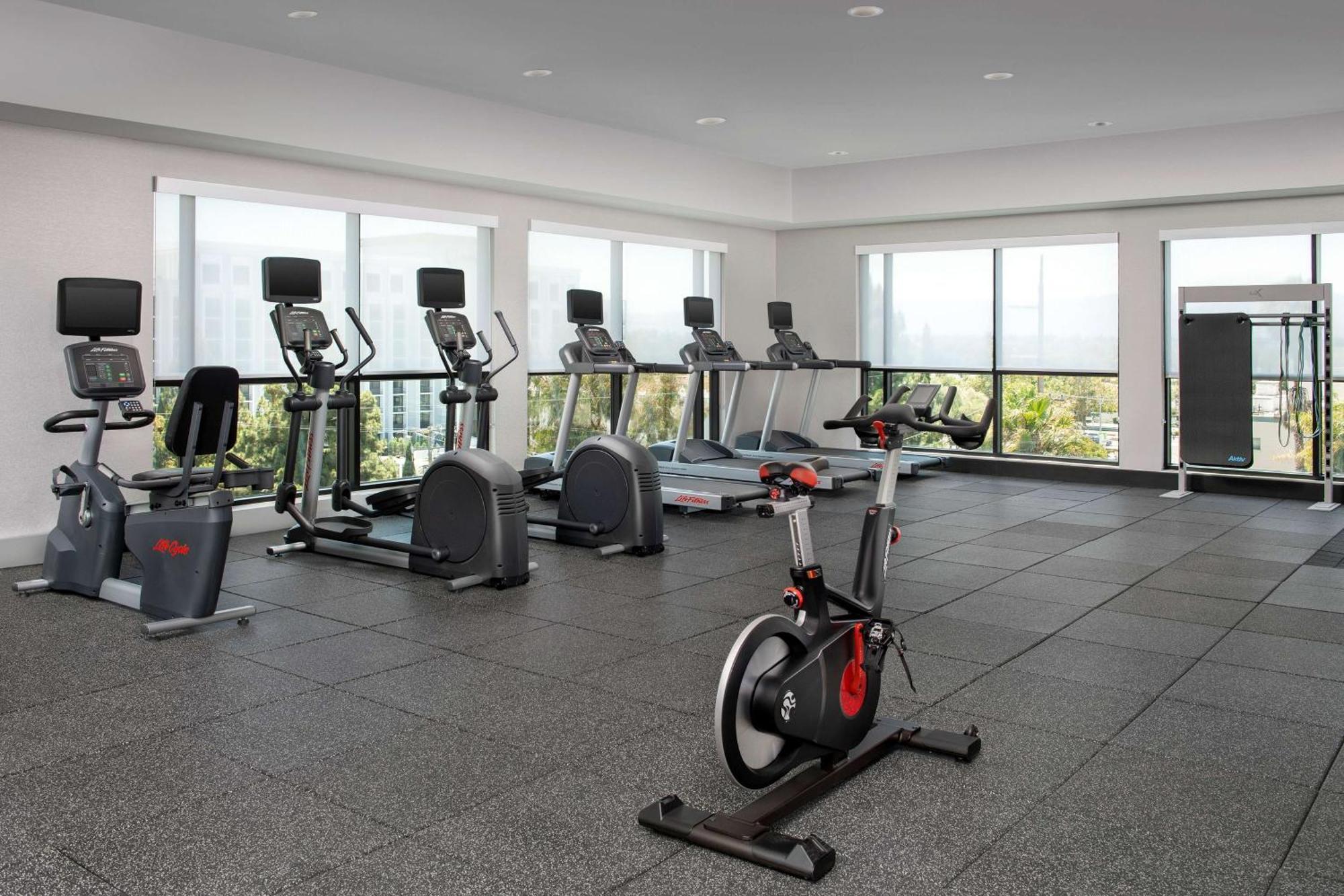 Hilton Garden Inn San Jose Airport エクステリア 写真
