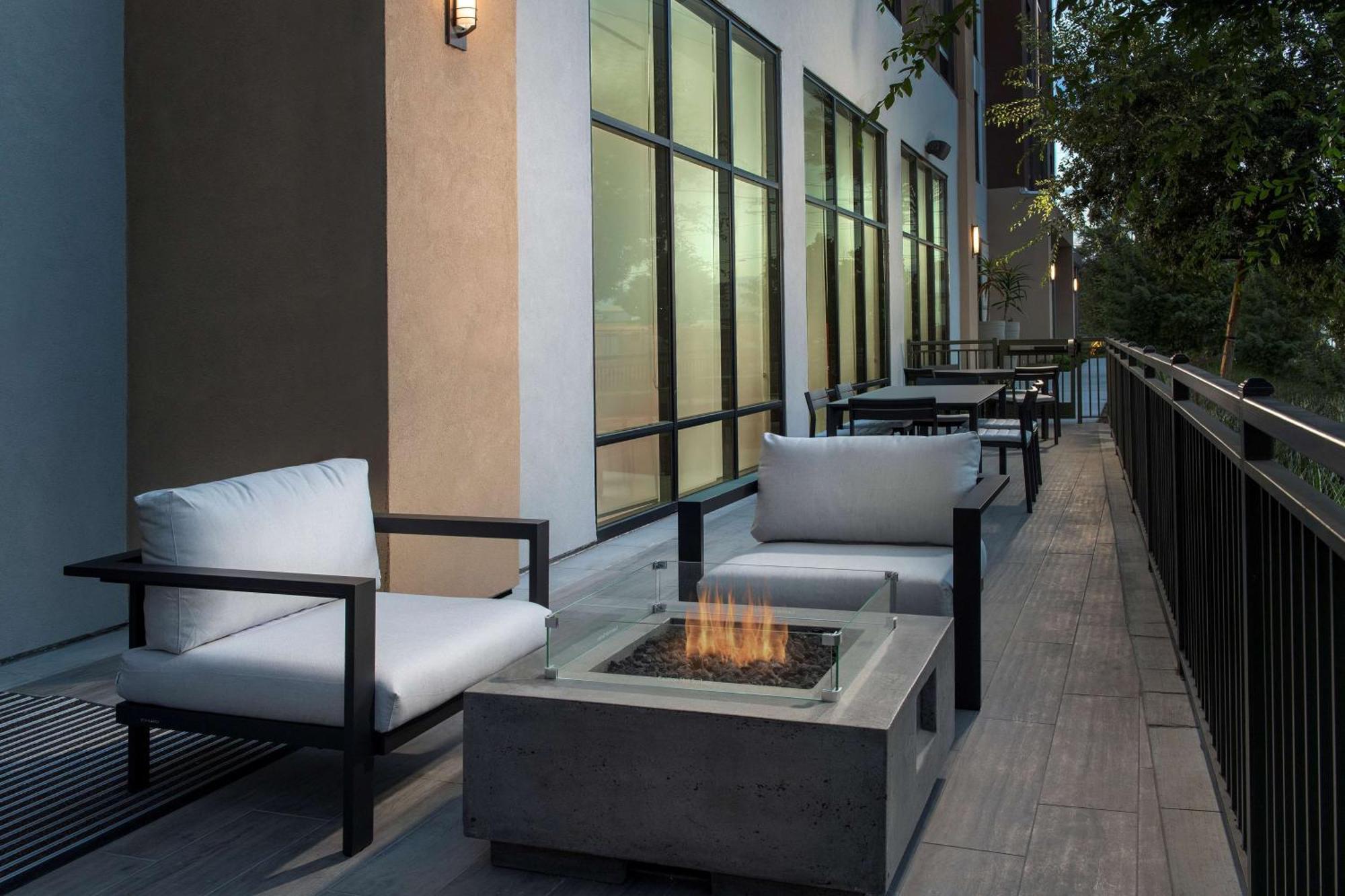 Hilton Garden Inn San Jose Airport エクステリア 写真